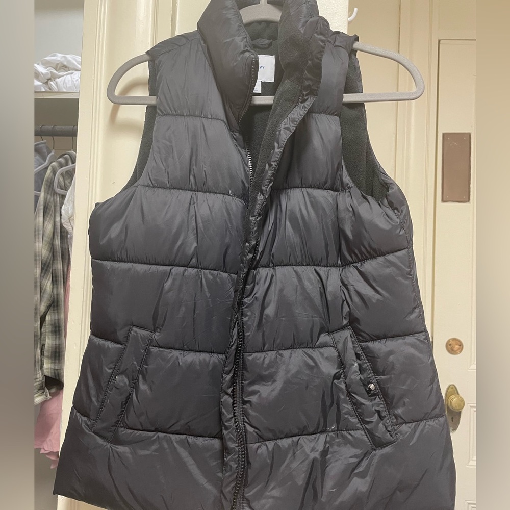 Old Navy black puffer vest